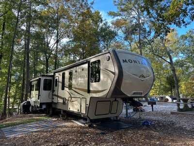 Plenty of galley space, stainless steel sink, double door refrigerator, microwave and even an oven makes camping more fun. . Rv trader atlanta